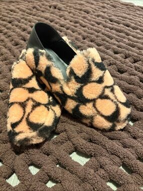Coach Women's Faux Fur Slip-On Flats in Peach and Black Signature Pattern